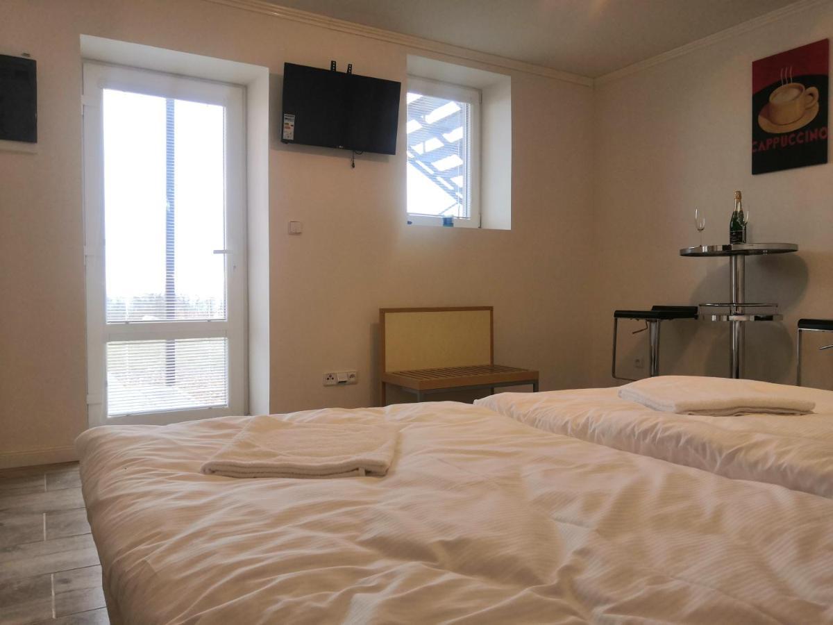 Vehlovice Apartments Mělník 外观 照片