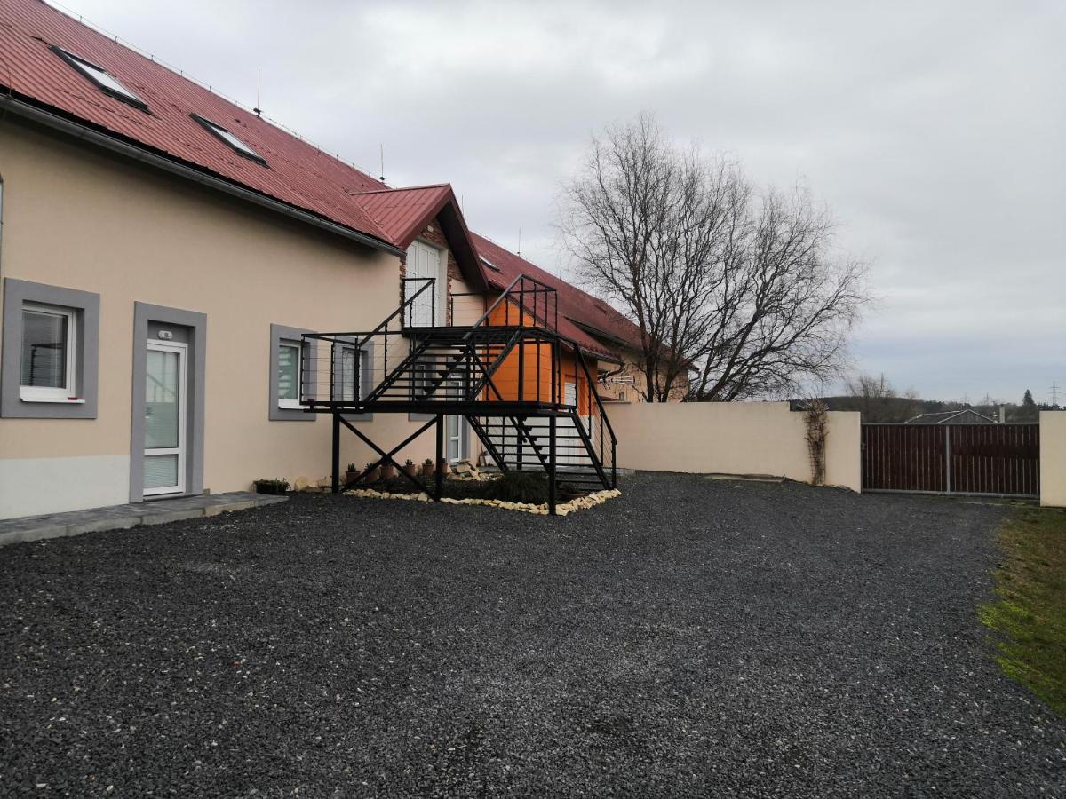 Vehlovice Apartments Mělník 外观 照片
