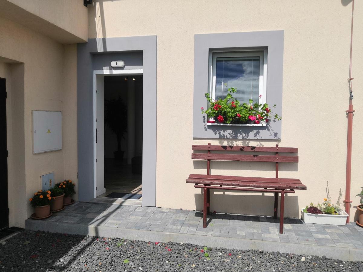 Vehlovice Apartments Mělník 外观 照片