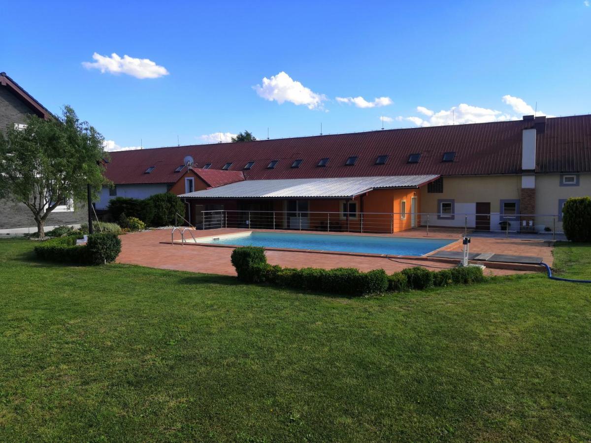 Vehlovice Apartments Mělník 外观 照片