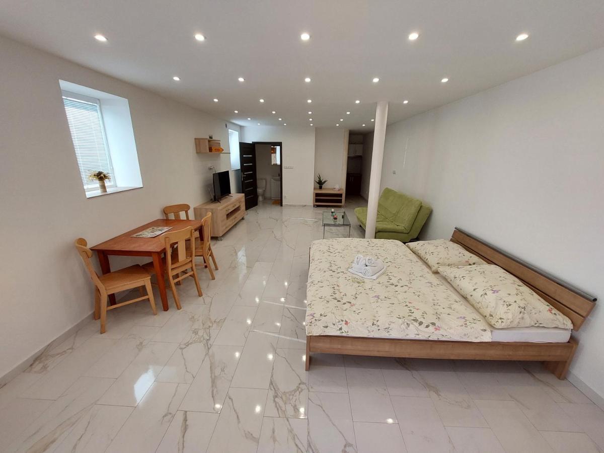 Vehlovice Apartments Mělník 外观 照片